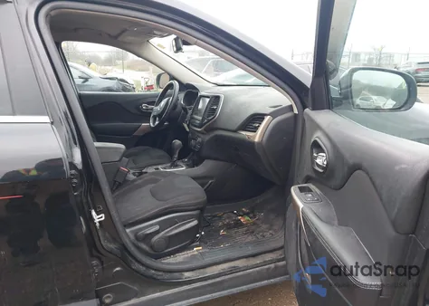 2017 Jeep Cherokee Latitude 4X4 z USA, uszkodzony, nr VIN 1C4PJMCB1HD221143